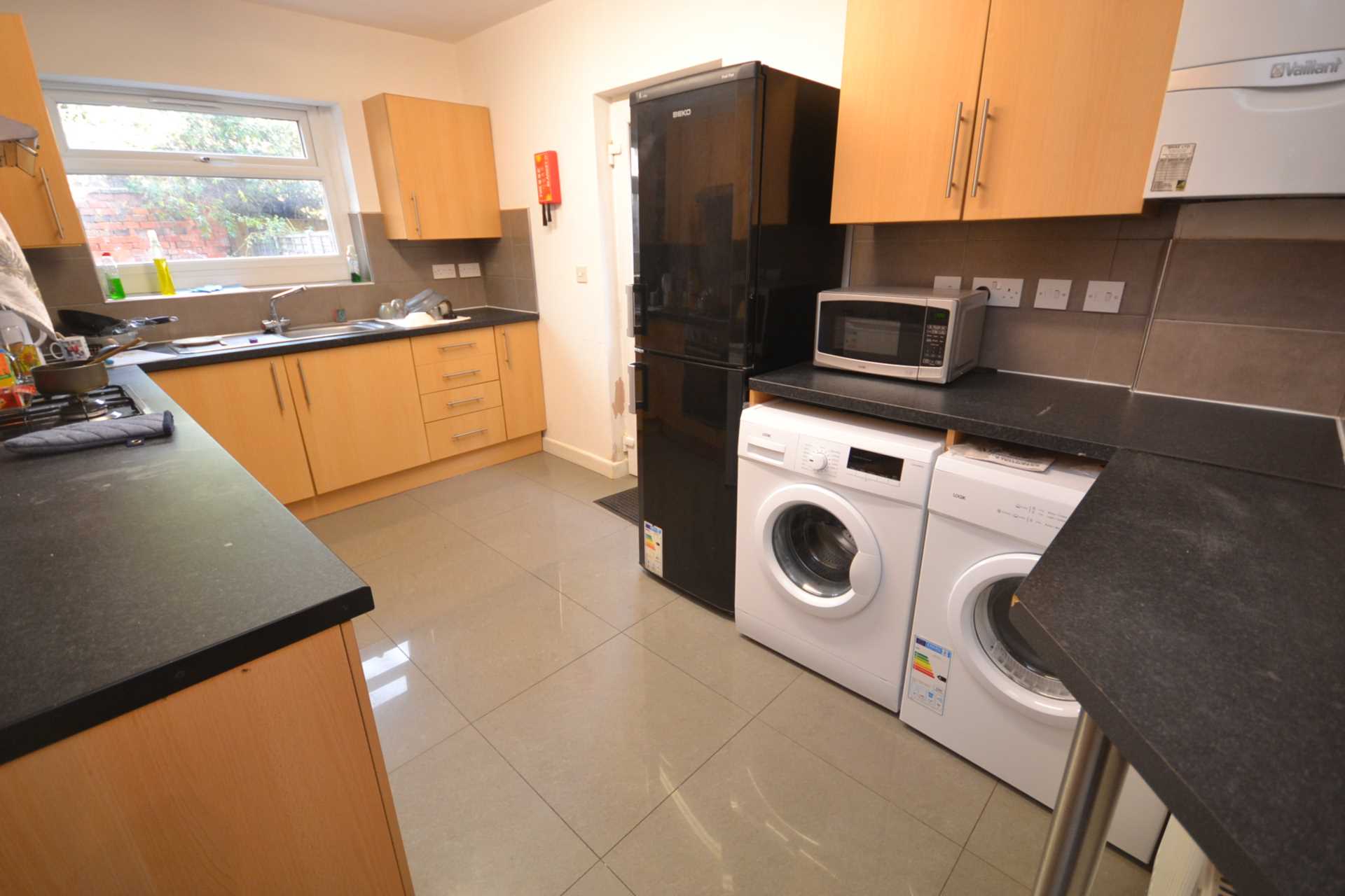 6 bed Mid Terraced House for rent in Reading. From Westgate Students