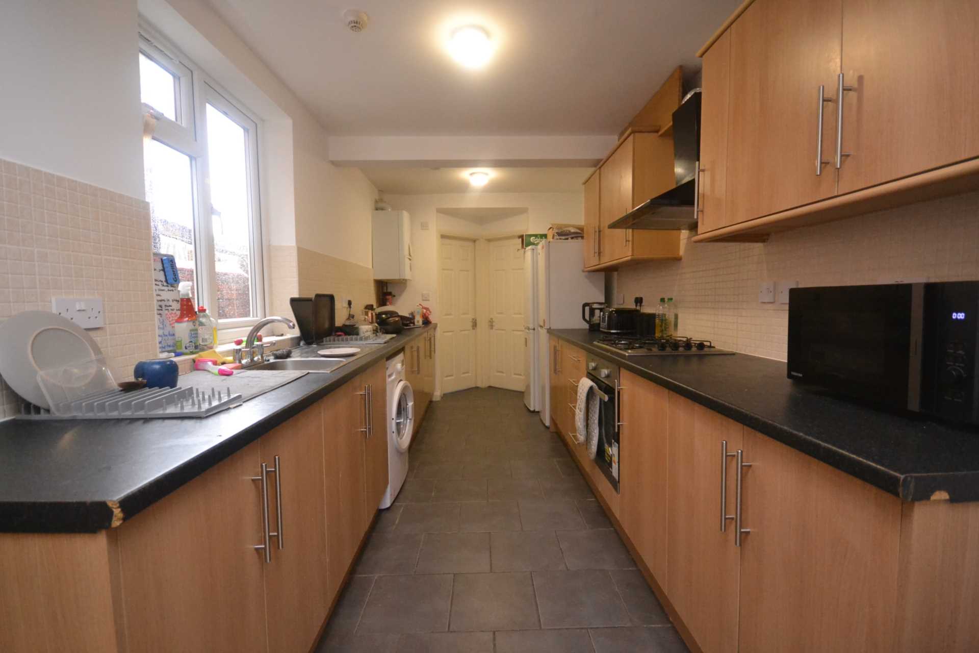 6 bed Mid Terraced House for rent in Reading. From Westgate Students
