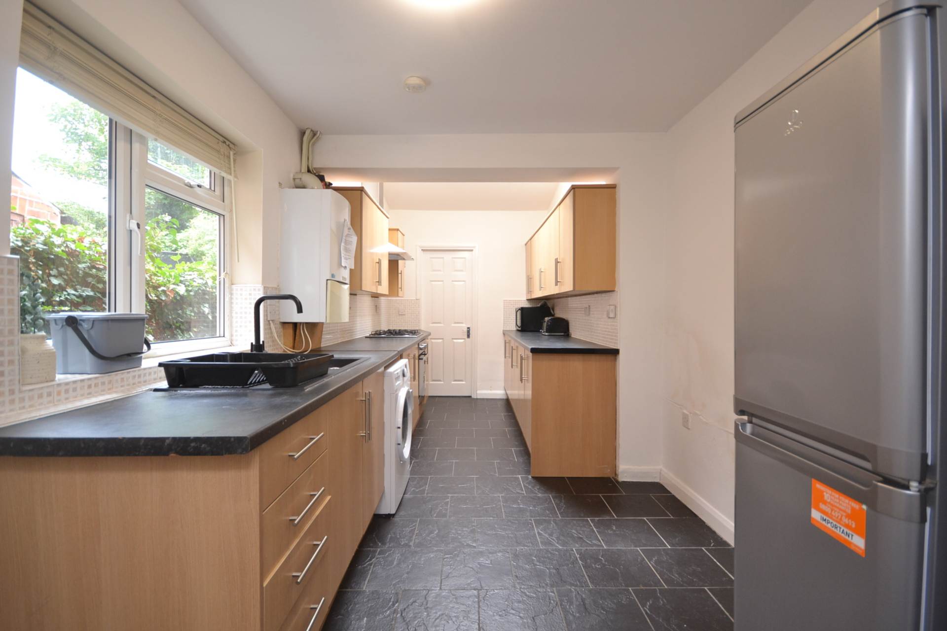 6 bed Mid Terraced House for rent in Reading. From Westgate Students