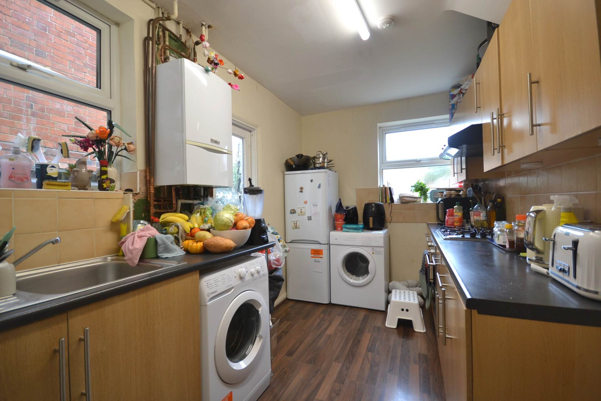 3 bed Mid Terraced House for rent in Reading. From Westgate Students