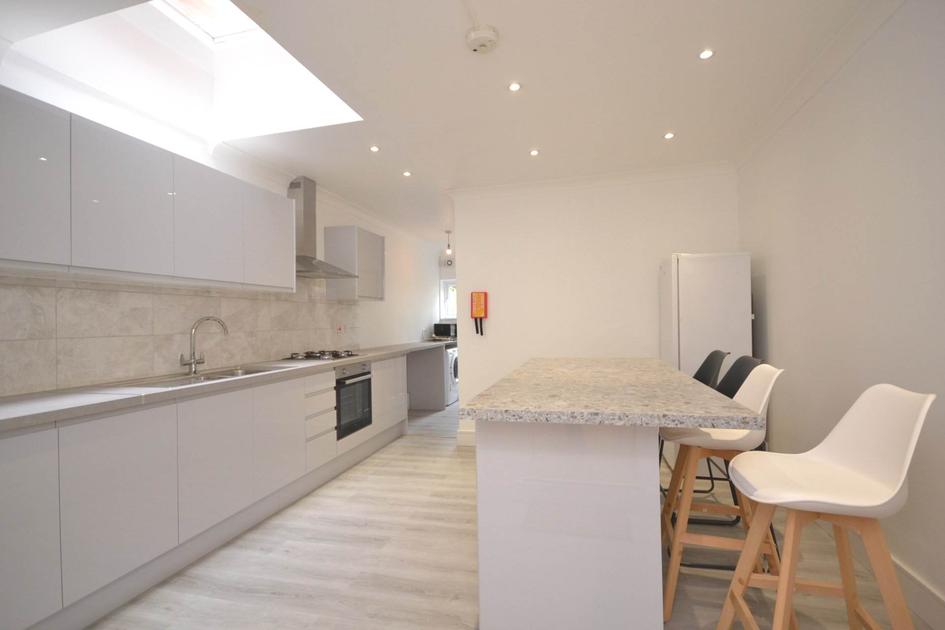 5 bed Mid Terraced House for rent in Reading. From Westgate Students