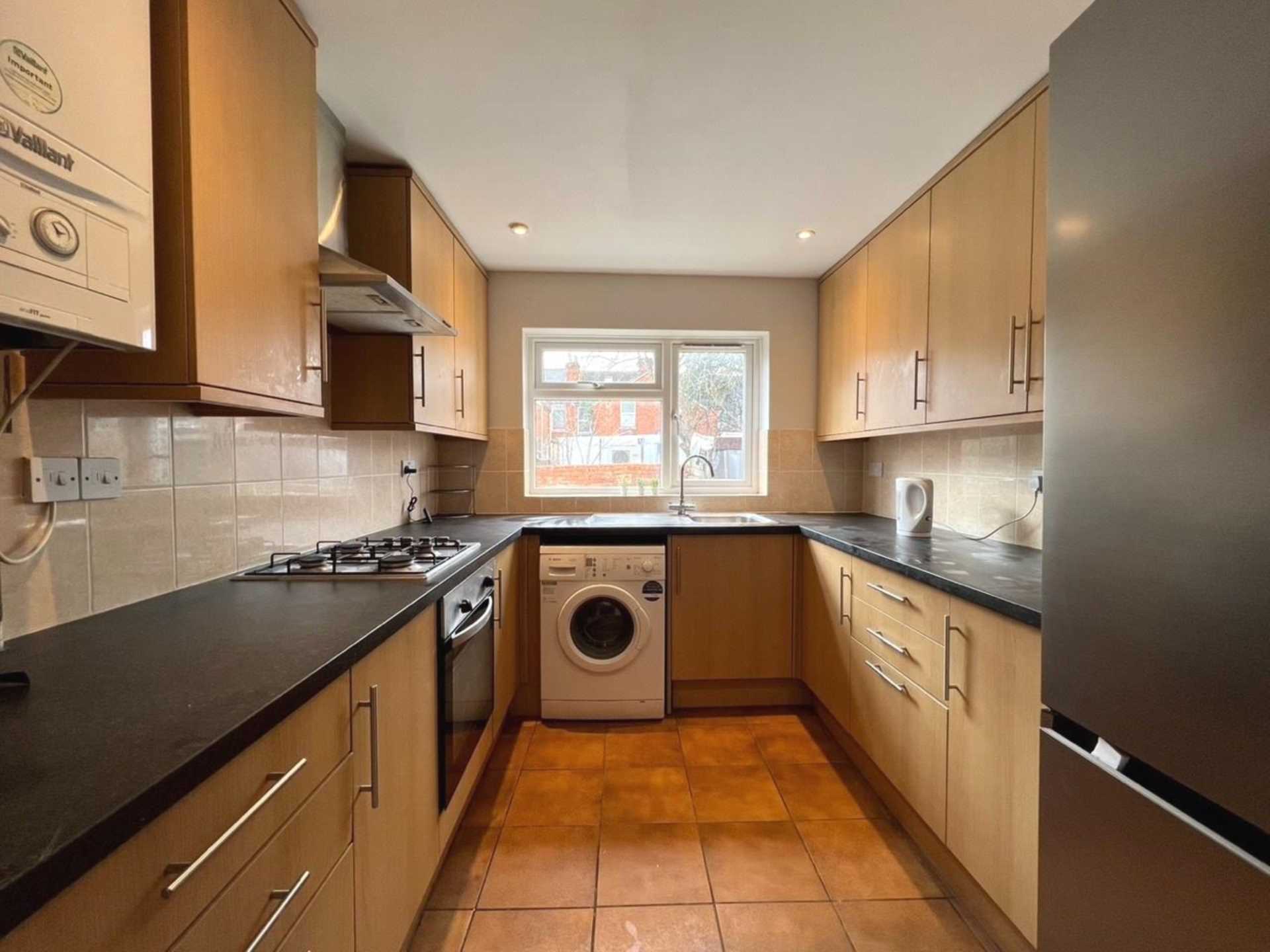 5 bed Mid Terraced House for rent in Reading. From Westgate Students