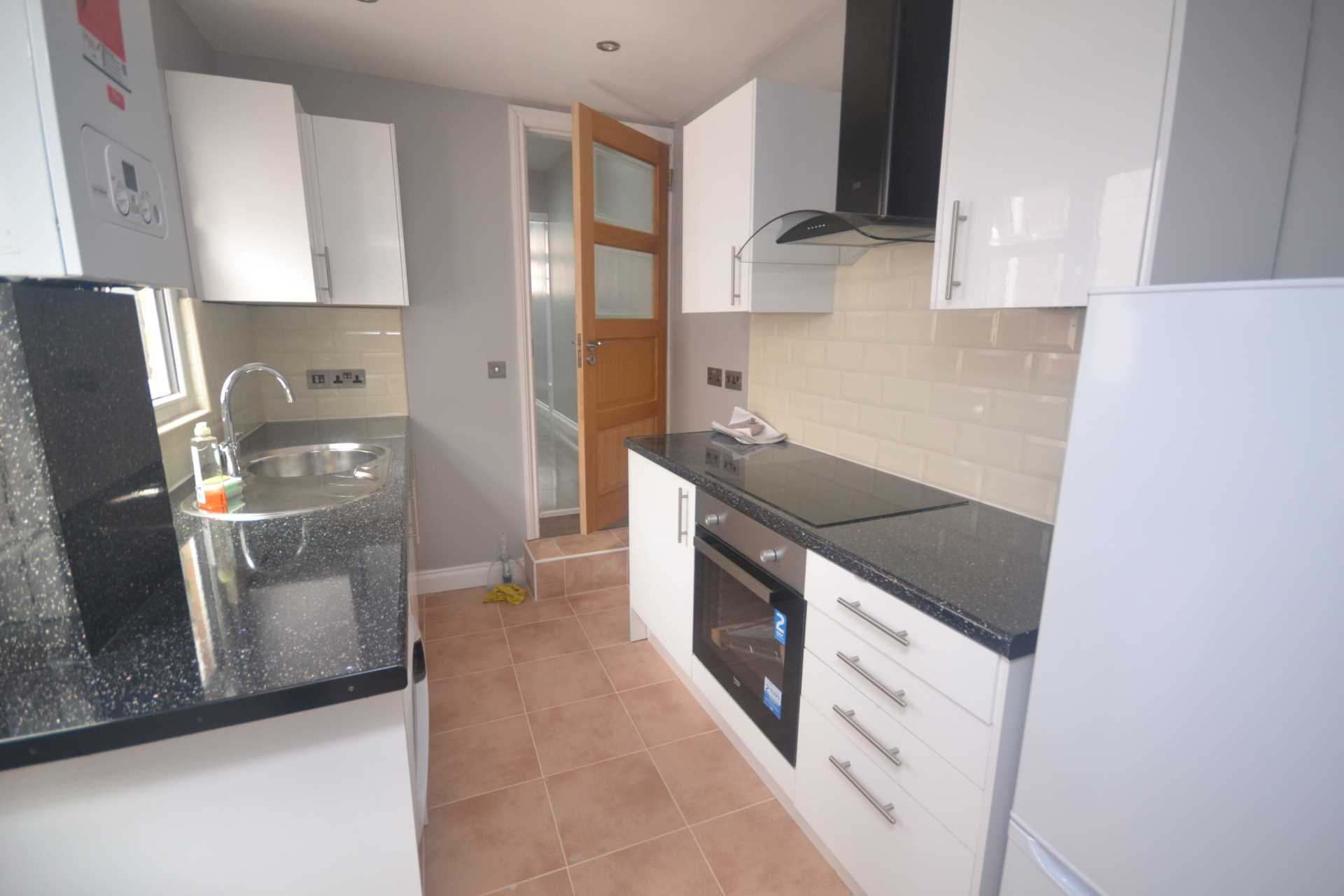 3 bed Mid Terraced House for rent in Reading. From Westgate Students