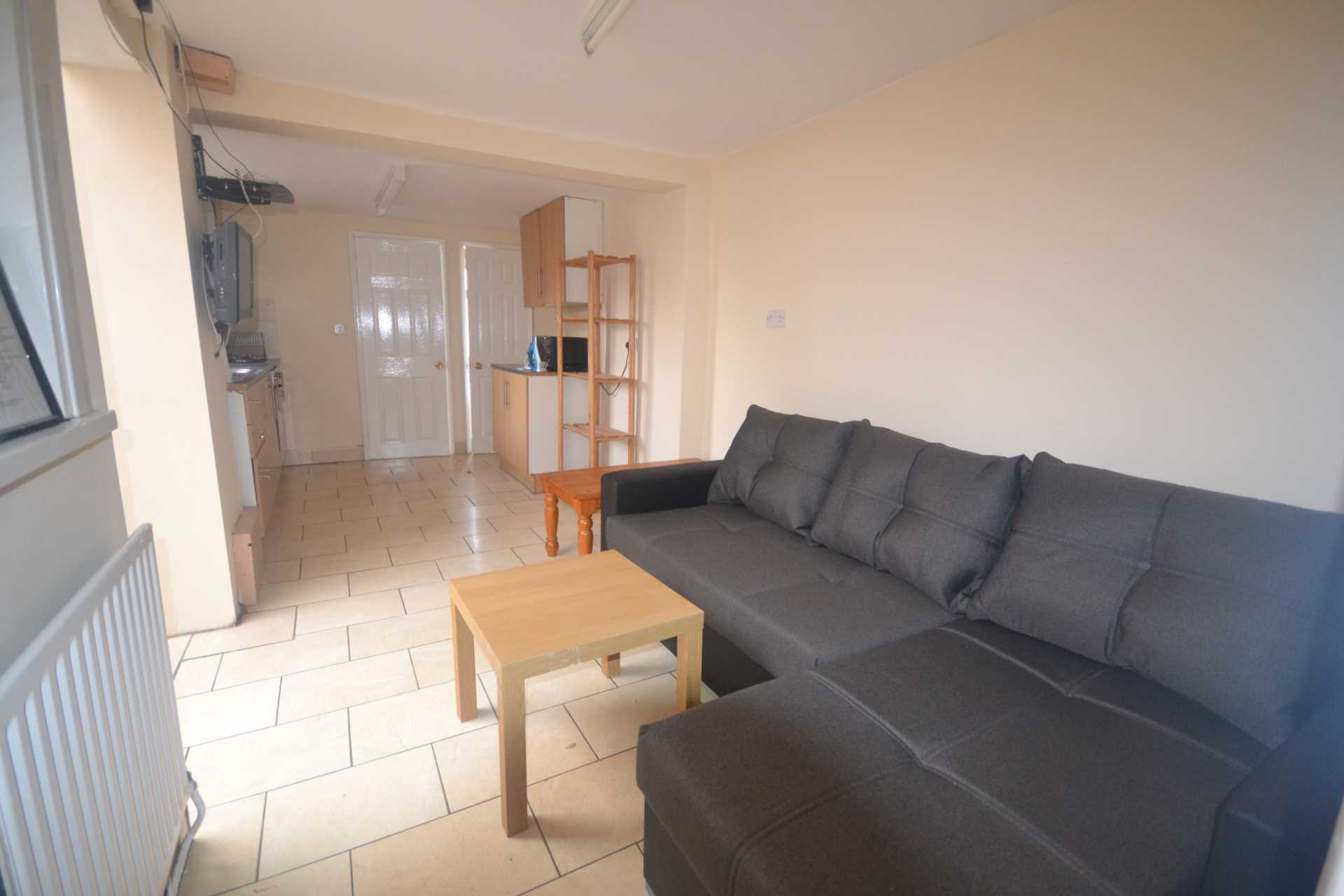 7 bed Mid Terraced House for rent in Reading. From Westgate Students