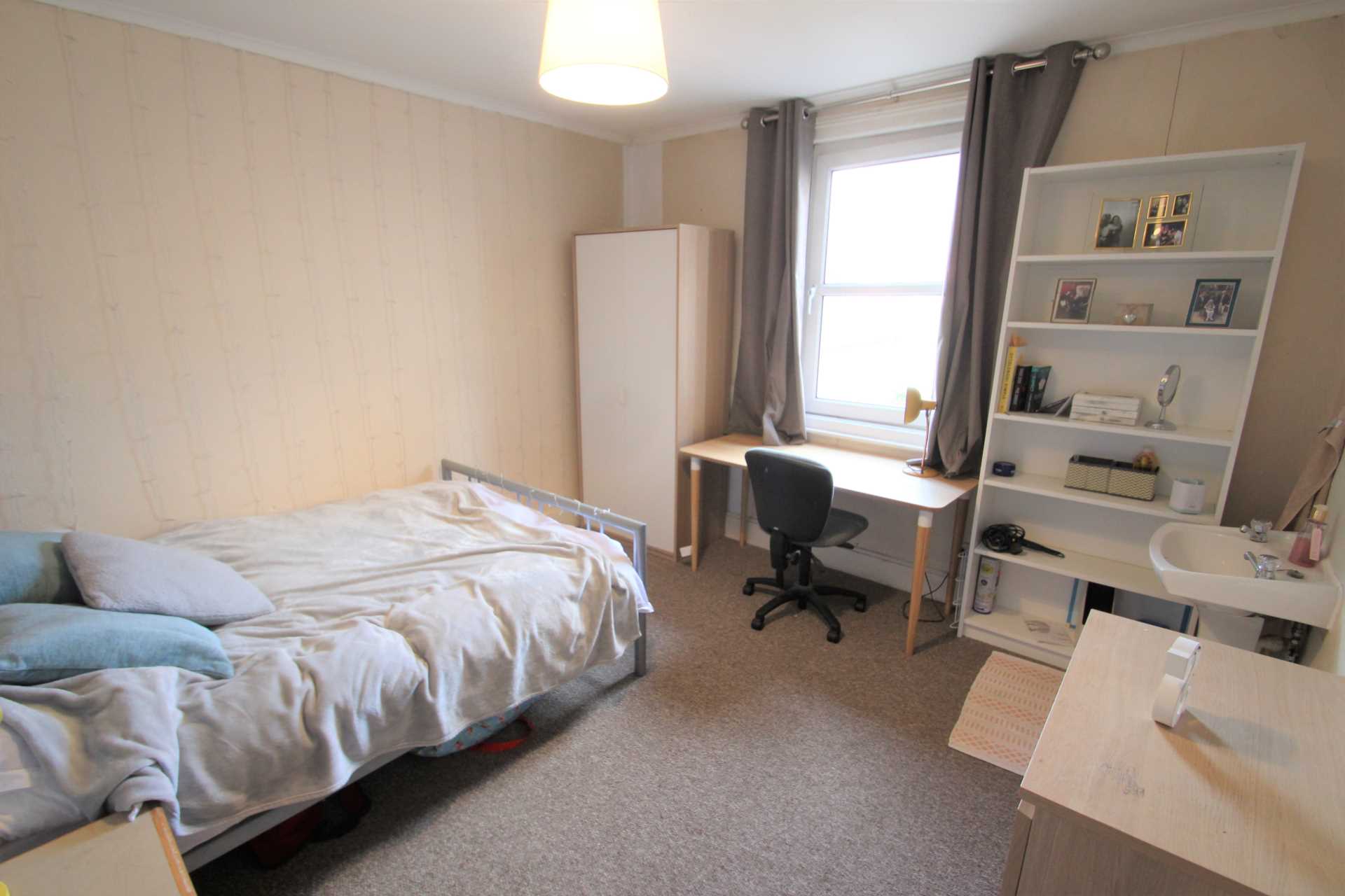 6 bed House (unspecified) for rent in Oxford. From James C Penny Estate Agents - East Oxford