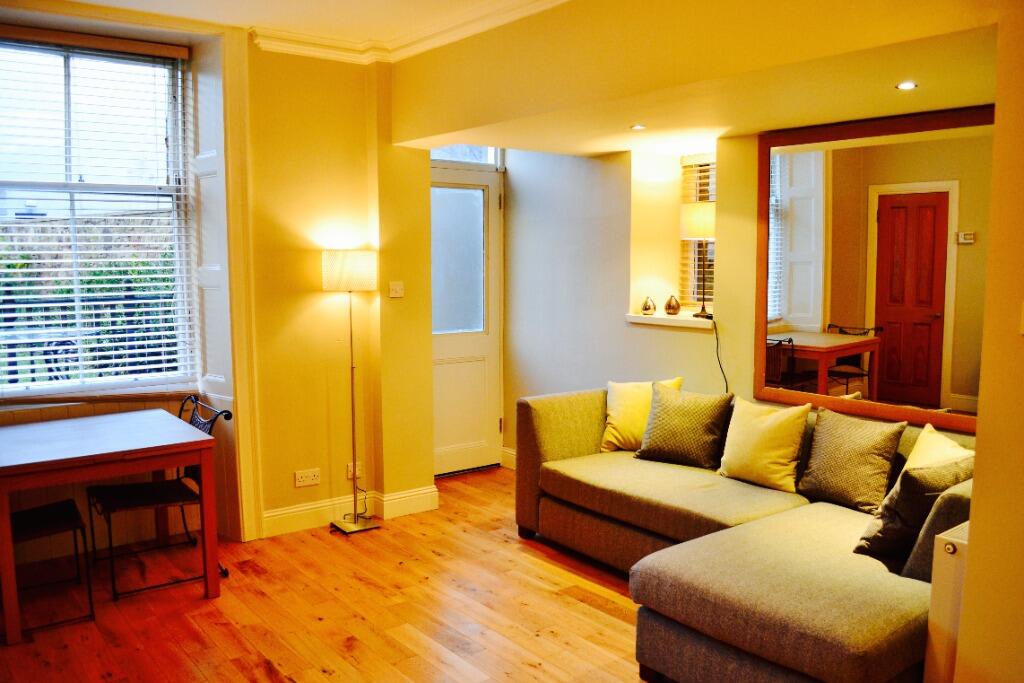 1 bed 1st Floor Flat for rent in Edinburgh. From FORTH RESIDENTIAL - Stirling