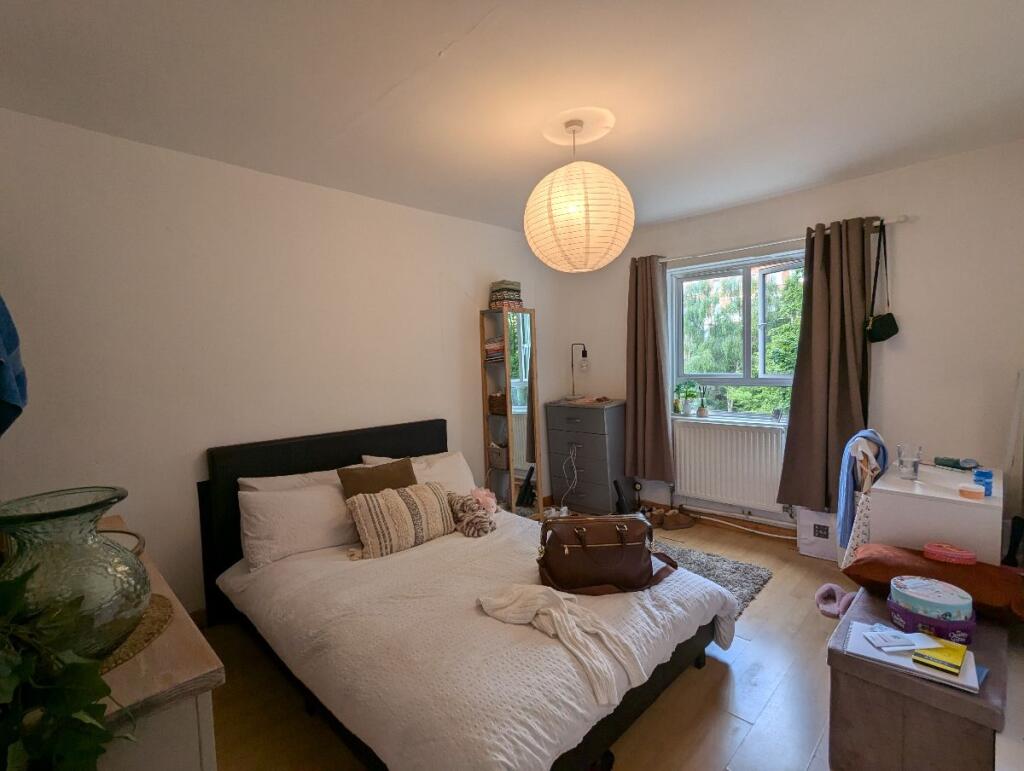 3 bed Annexe for rent in Camden Town. From Allen Goldstein