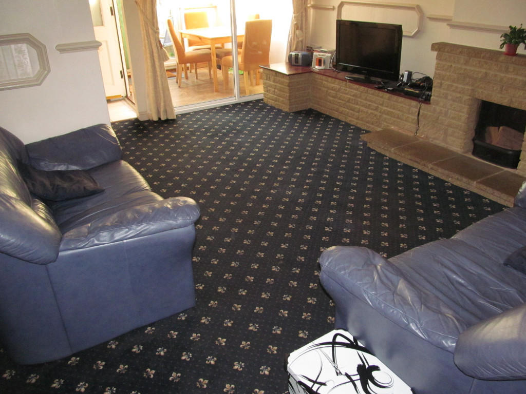 4 bed Mid Terraced House for rent in Shinfield. From Cintra Estates - Reading