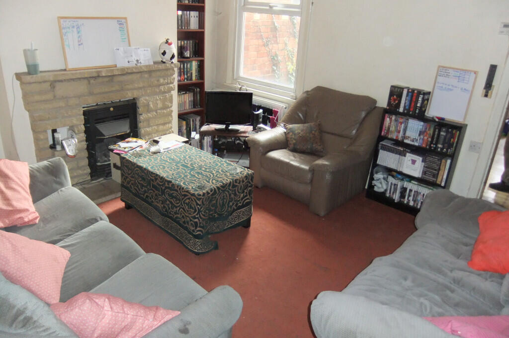 4 bed Mid Terraced House for rent in Reading. From Cintra Estates - Reading