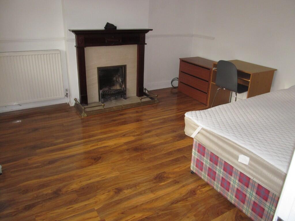 4 bed Semi Detached for rent in Shinfield. From Cintra Estates - Reading