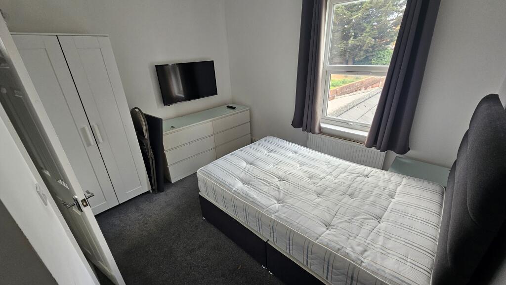 1 bed Semi Detached for rent in Reading. From Cintra Estates - Reading 1 bed Semi Detached for rent in Reading. From Cintra Estates - Reading