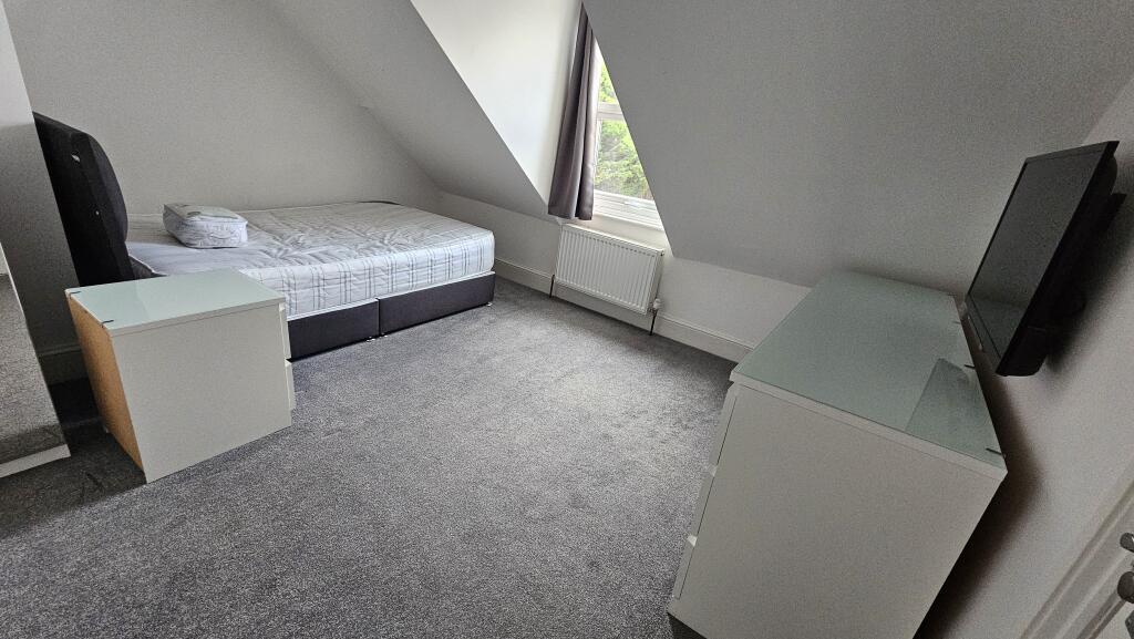 1 bed Semi Detached for rent in Reading. From Cintra Estates - Reading 1 bed Semi Detached for rent in Reading. From Cintra Estates - Reading
