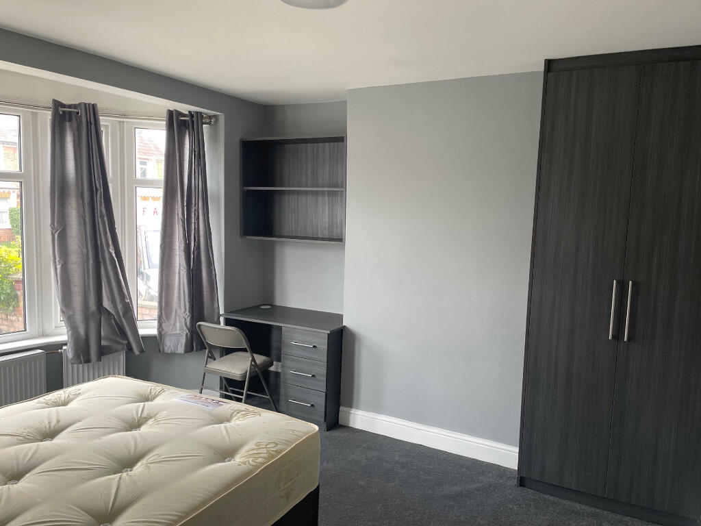 7 bed Semi Detached for rent in Woodley. From Cintra Estates - Reading