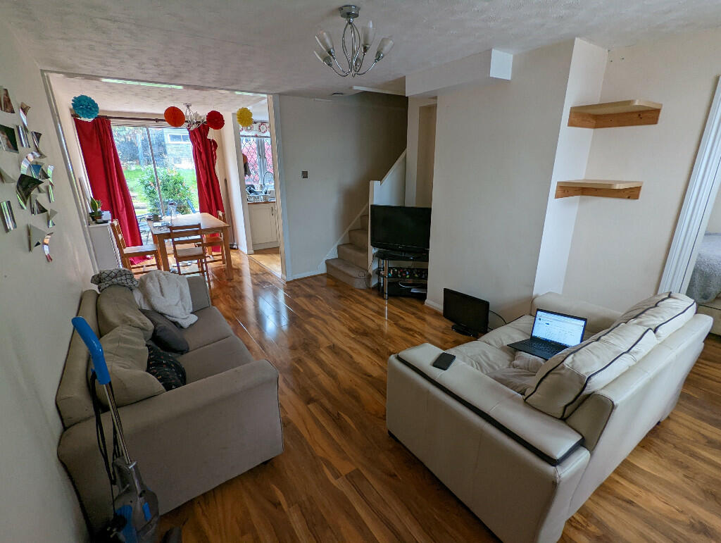 4 bed Mid Terraced House for rent in Shinfield. From Cintra Estates - Reading