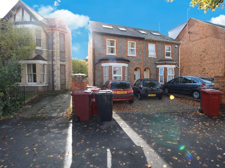 8 bed Detached for rent in Reading. From Cintra Estates - Reading