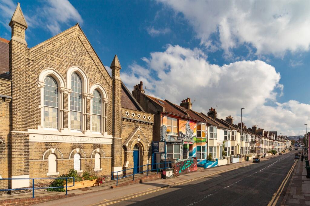 2 bed 1st Floor Flat for rent in Brighton and Hove. From Brand Vaughan - Student Lettings - Brighton