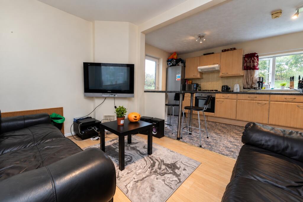 5 bed Semi Detached for rent in Ovingdean. From Brand Vaughan - Student Lettings - Brighton