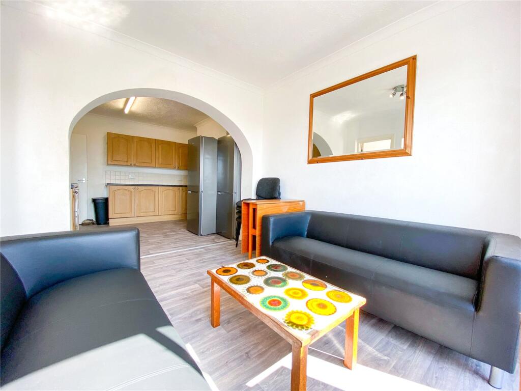 6 bed Semi Detached for rent in Ovingdean. From Brand Vaughan - Student Lettings - Brighton