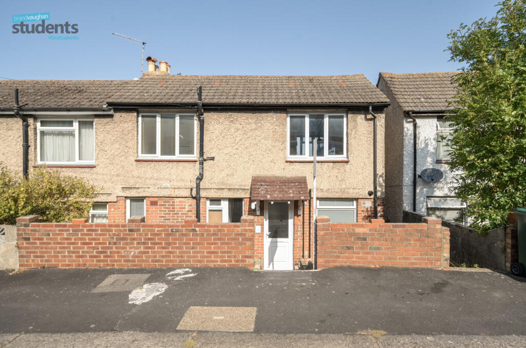 6 bed Mid Terraced House for rent in Ovingdean. From Brand Vaughan - Student Lettings - Brighton