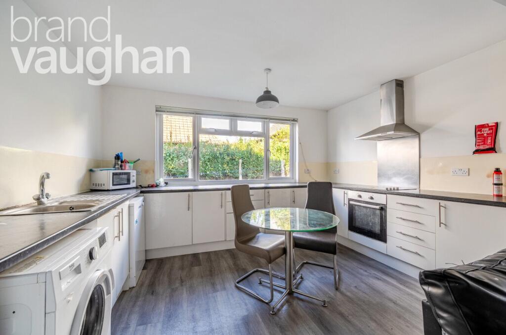 6 bed Semi Detached for rent in Ovingdean. From Brand Vaughan - Student Lettings - Brighton