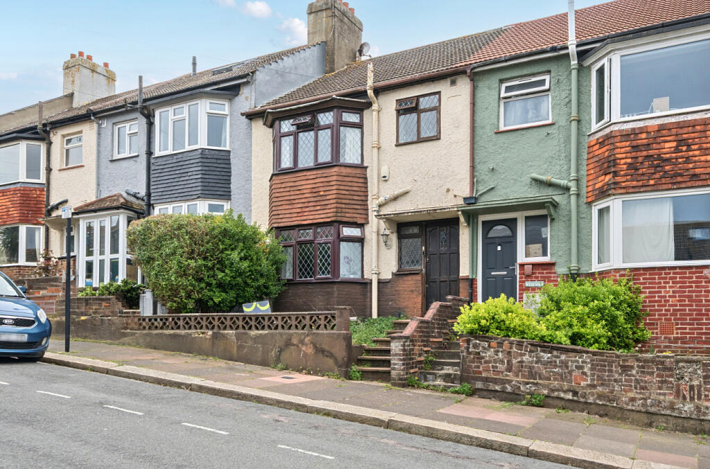 4 bed Mid Terraced House for rent in Ovingdean. From Brand Vaughan - Student Lettings - Brighton