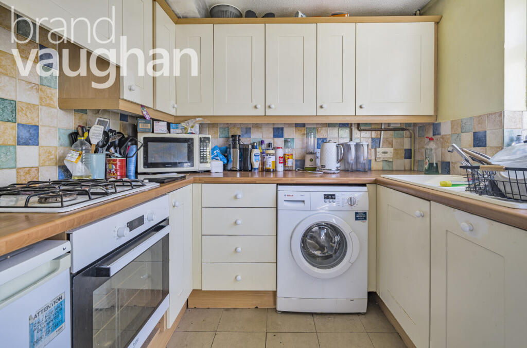 4 bed End of Terrace for rent in Ovingdean. From Brand Vaughan - Student Lettings - Brighton
