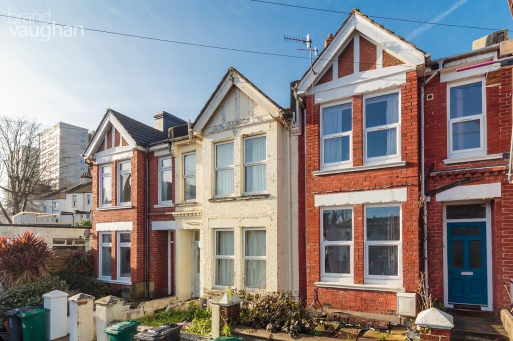 3 bed Mid Terraced House for rent in Brighton and Hove. From Brand Vaughan - Student Lettings - Brighton