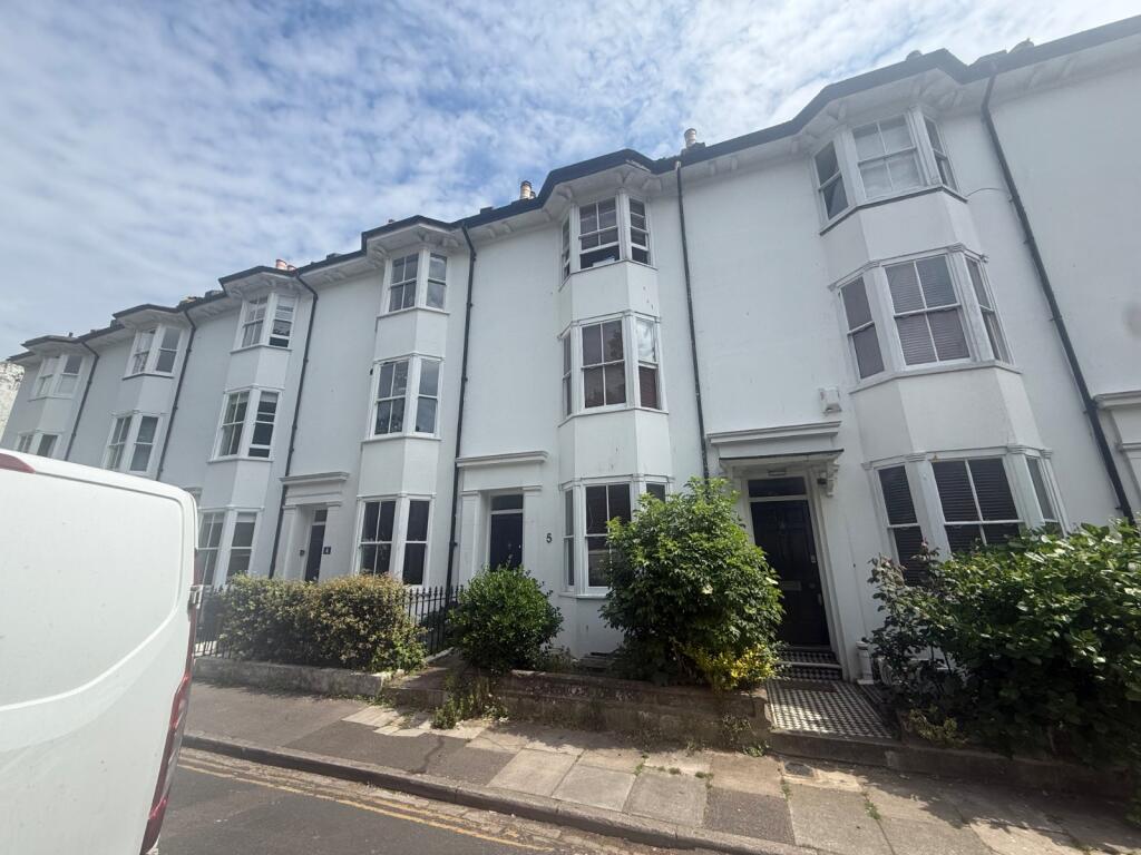 5 bed Mid Terraced House for rent in Brighton and Hove. From Brand Vaughan - Student Lettings - Brighton