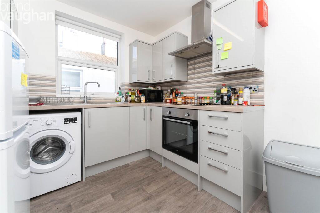 2 bed Mid Terraced House for rent in Ovingdean. From Brand Vaughan - Student Lettings - Brighton 2 bed Mid Terraced House for rent in Ovingdean. From Brand Vaughan - Student Lettings - Brighton