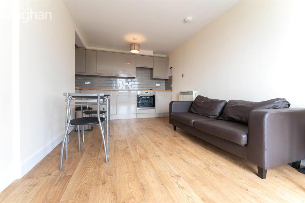 1 bed 1st Floor Flat for rent in Brighton and Hove. From Brand Vaughan - Student Lettings - Brighton