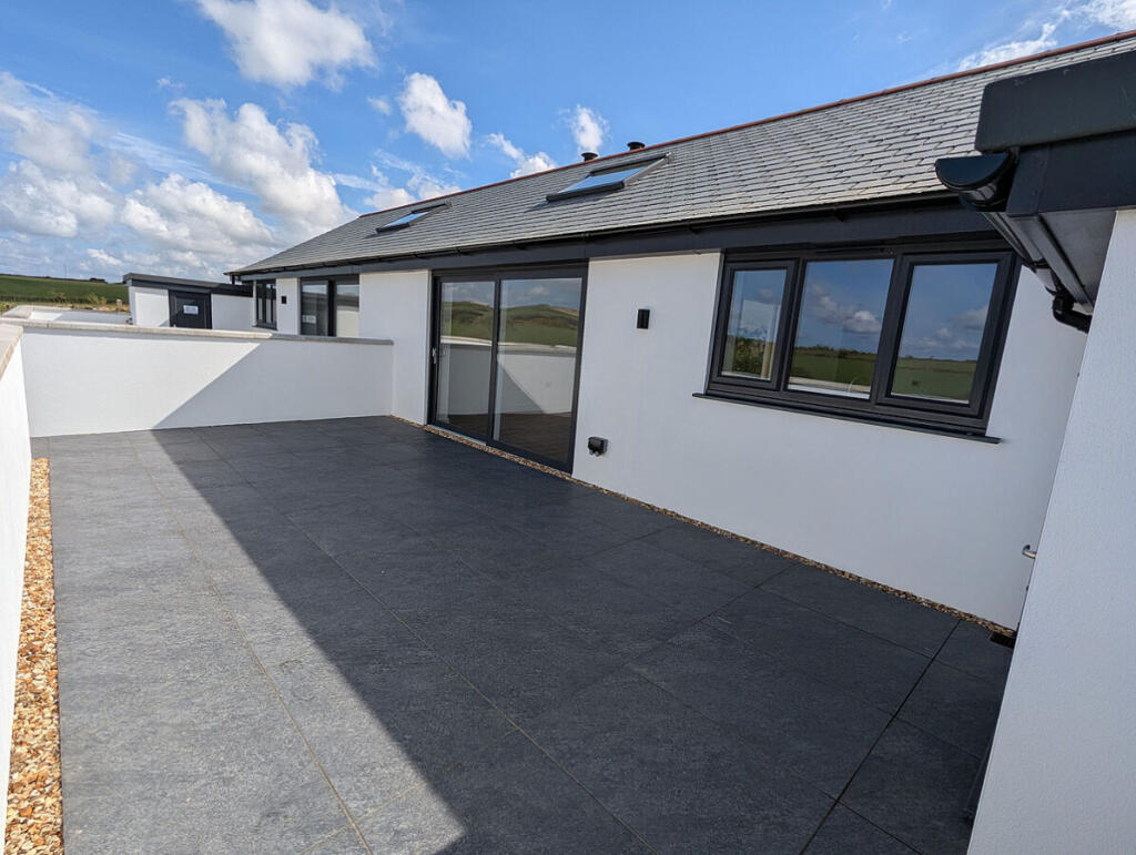 2 bed Bungalow for rent in Helston. From Real Estates - Redruth
