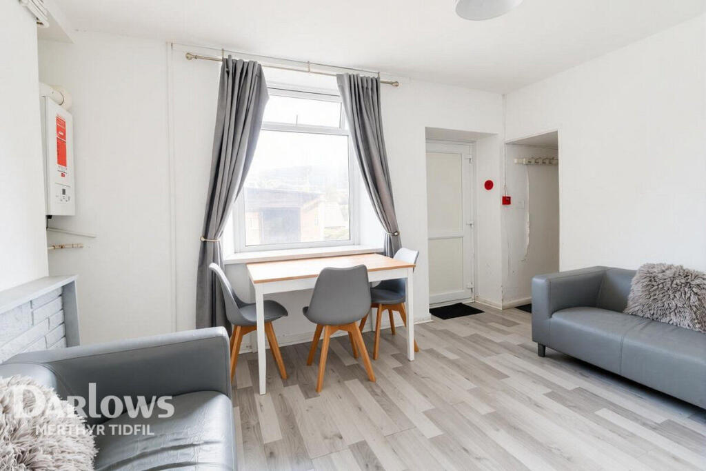 5 bed Mid Terraced House for rent in Pontypridd. From Darlows - Merthyr Tydfil