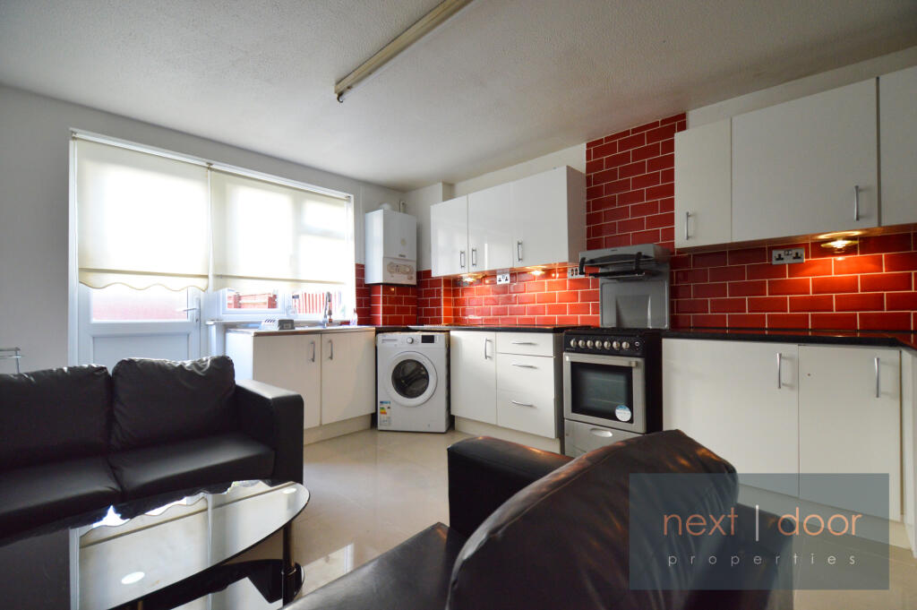 4 bed Mid Terraced House for rent in Camberwell. From Next Door Properties London