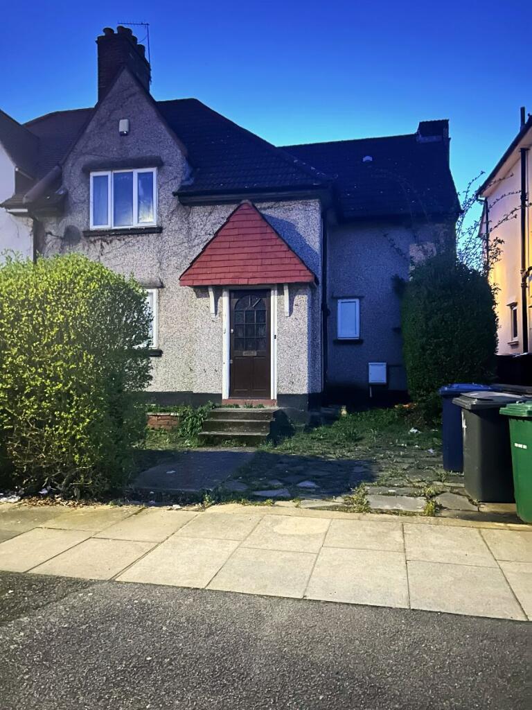 4 bed Semi Detached for rent in Hendon. From S H Properties Hendon