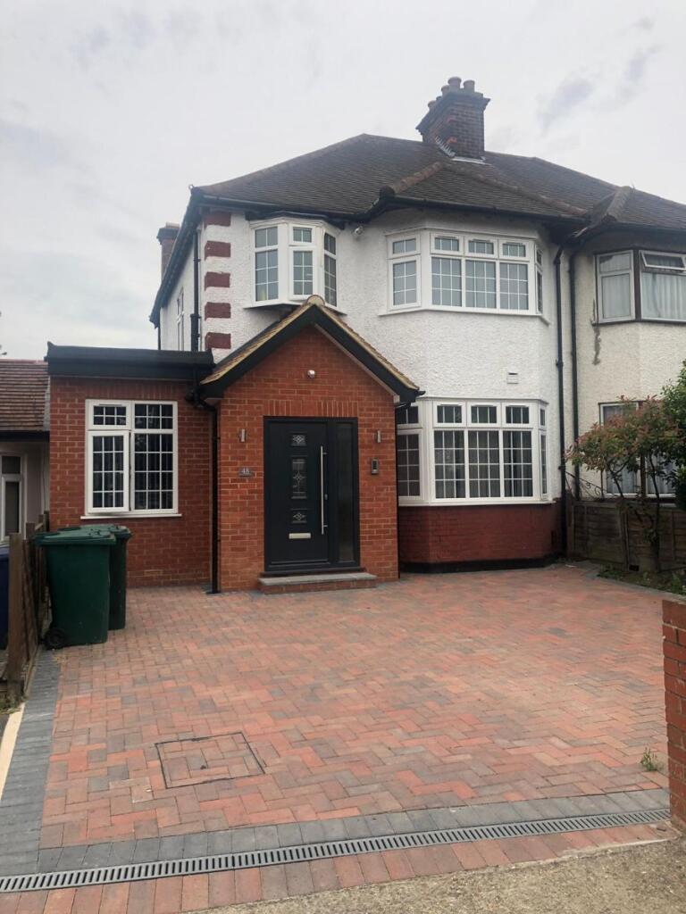 6 bed Semi Detached for rent in Hendon. From S H Properties Hendon