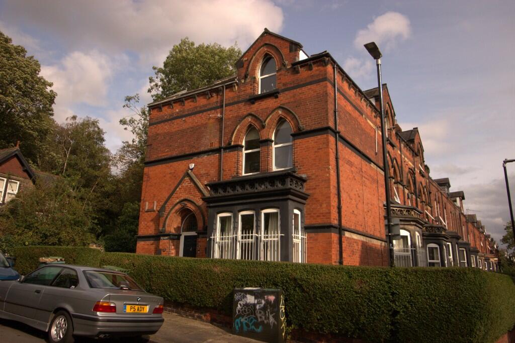 12 bed Detached for rent in Leeds. From Big Blue Lettings - Leeds