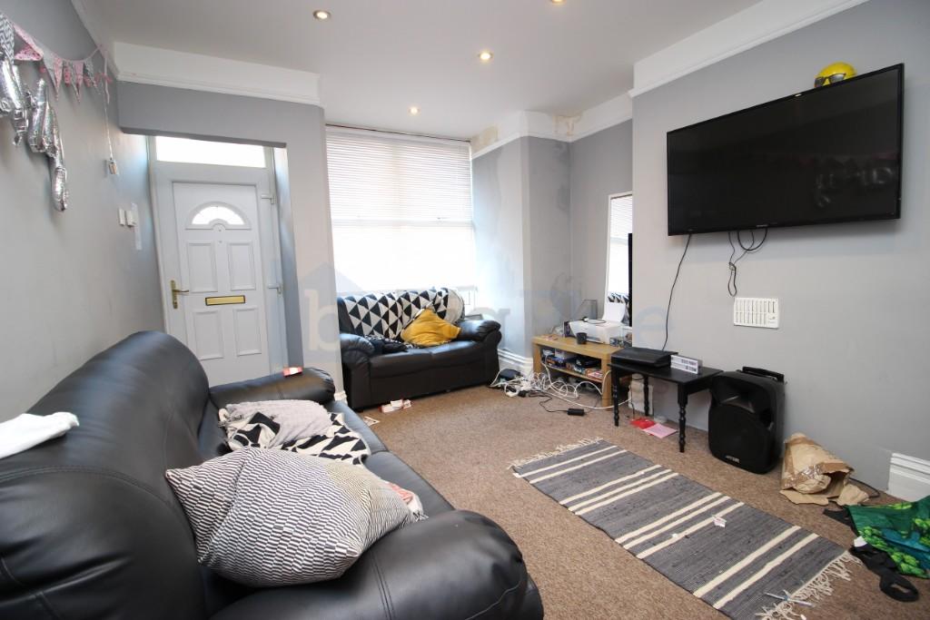 6 bed Mid Terraced House for rent in Leeds. From Big Blue Lettings - Leeds 6 bed Mid Terraced House for rent in Leeds. From Big Blue Lettings - Leeds