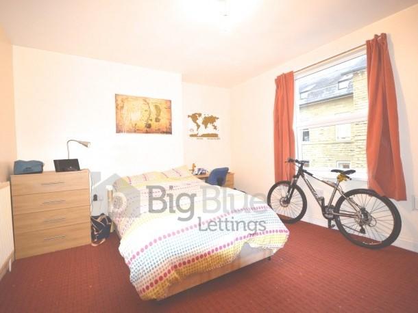 8 bed Mid Terraced House for rent in Leeds. From Big Blue Lettings - Leeds