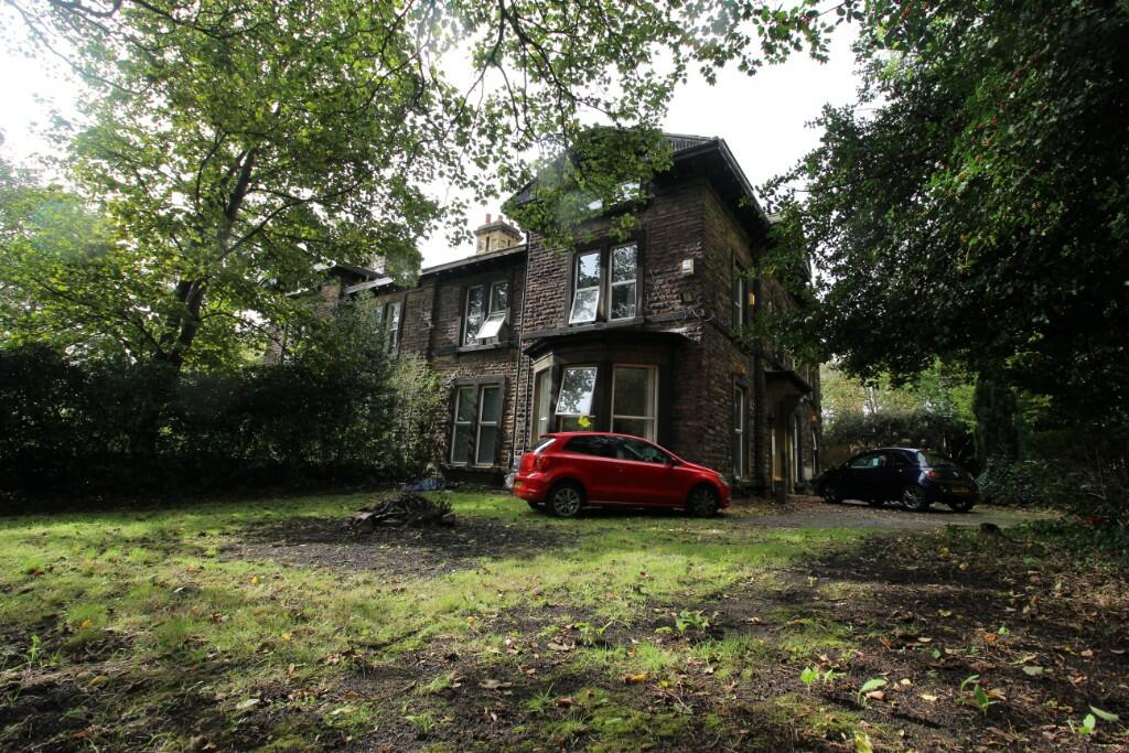 12 bed Detached for rent in Leeds. From Big Blue Lettings - Leeds