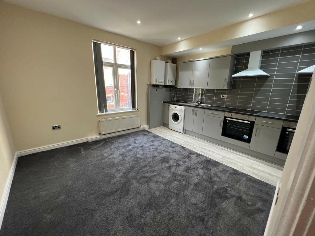 6 bed Mid Terraced House for rent in Leeds. From Big Blue Lettings - Leeds