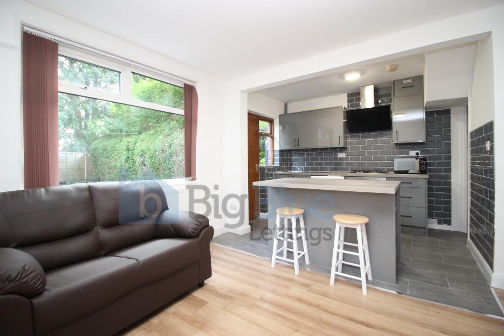 4 bed Mid Terraced House for rent in Leeds. From Big Blue Lettings - Leeds