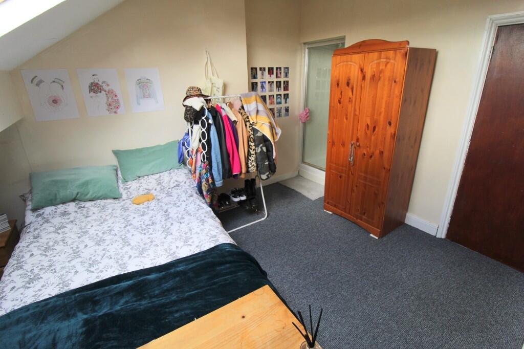 8 bed Mid Terraced House for rent in Leeds. From Big Blue Lettings - Leeds