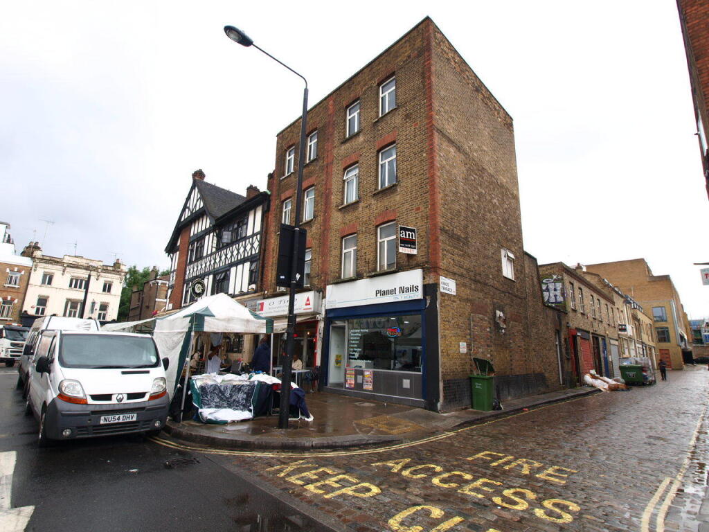 2 bed 1st Floor Flat for rent in London. From Alex Marks Islington