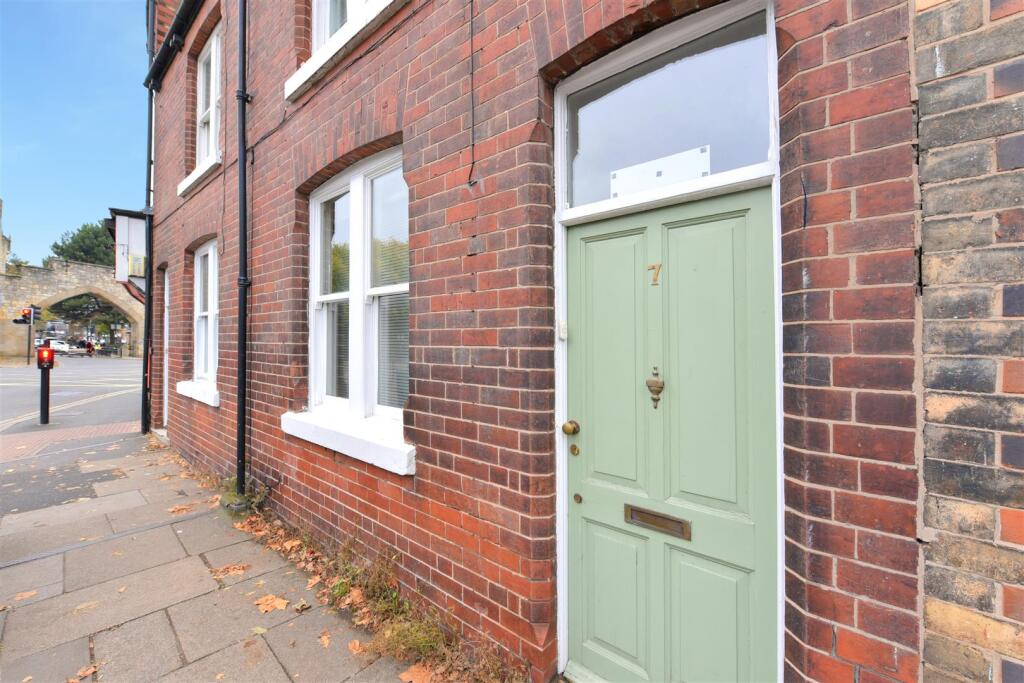 4 bed Detached for rent in York. From Quantum Estate Agents - York