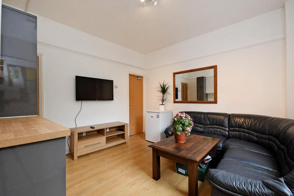 5 bed Detached for rent in Dungworth. From MBA Lettings & Property Management Ltd - Sheffield