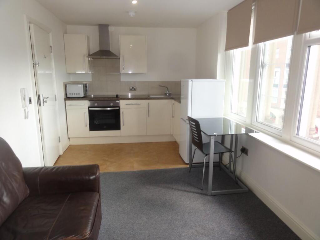 4 bed Studio for rent in Sheffield. From MBA Lettings & Property Management Ltd - Sheffield 4 bed Studio for rent in Sheffield. From MBA Lettings & Property Management Ltd - Sheffield