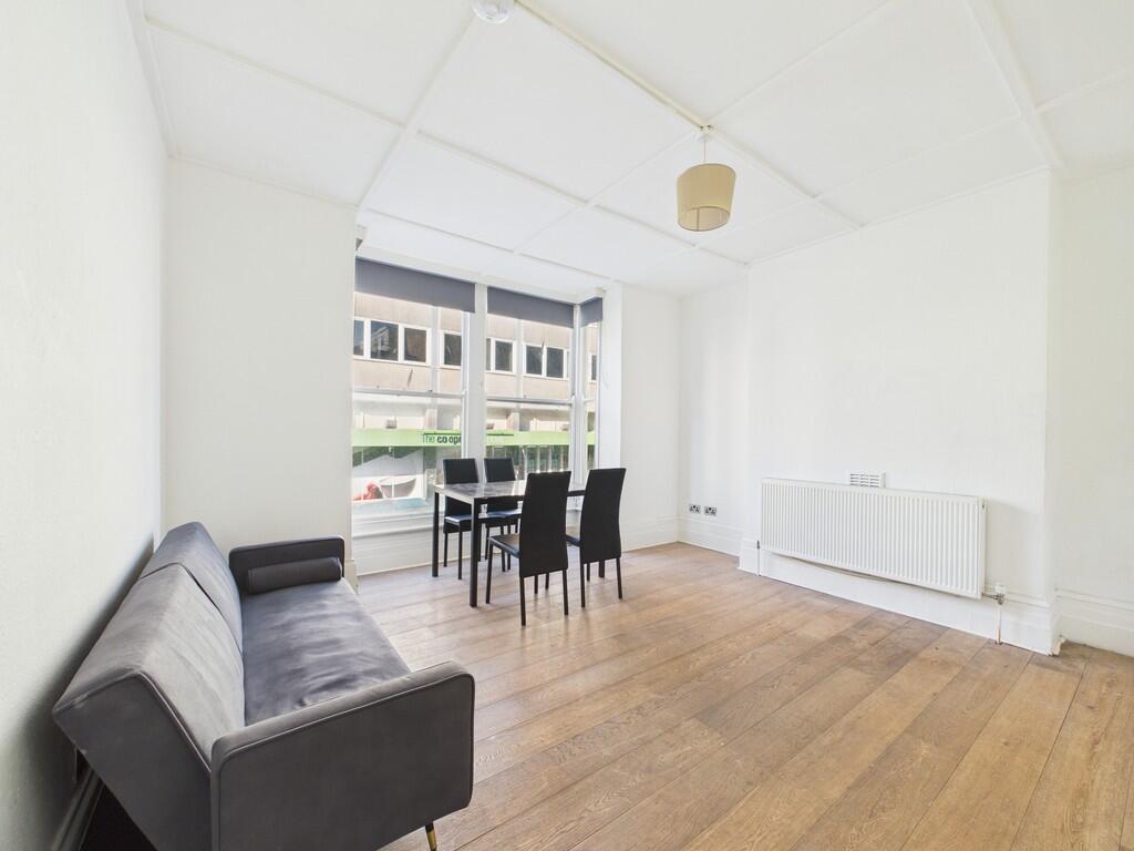 3 bed 1st Floor Flat for rent in Brighton and Hove. From Jacobs Steel - Hove 3 bed 1st Floor Flat for rent in Brighton and Hove. From Jacobs Steel - Hove