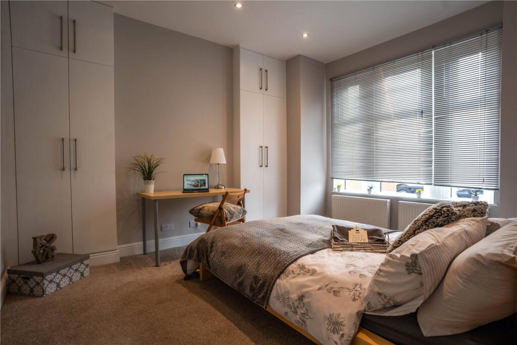 3 bed 1st Floor Flat for rent in London. From Leaders Sales - Forest Hill