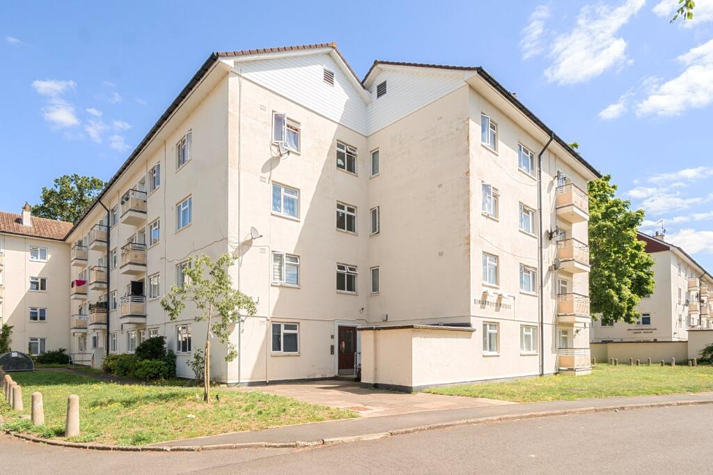 3 bed 1st Floor Flat for rent in Kingston upon Thames. From Kinleigh Folkard & Hayward - Sales - Kingston Upon Thames 3 bed 1st Floor Flat for rent in Kingston upon Thames. From Kinleigh Folkard & Hayward - Sales - Kingston Upon Thames