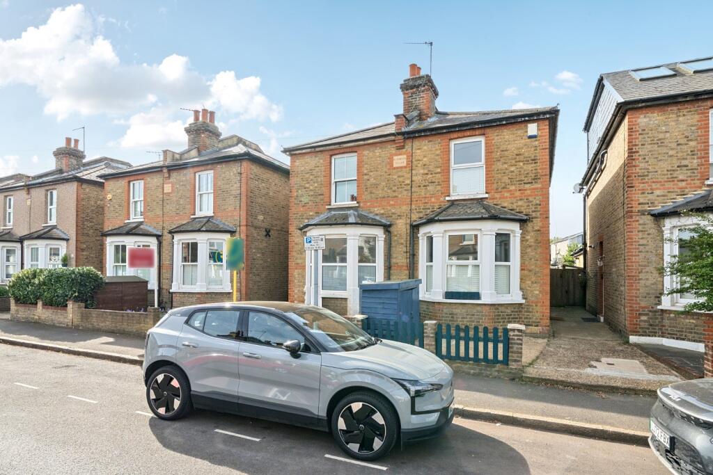 4 bed Semi Detached for rent in Kingston upon Thames. From Kinleigh Folkard & Hayward - Sales - Kingston Upon Thames 4 bed Semi Detached for rent in Kingston upon Thames. From Kinleigh Folkard & Hayward - Sales - Kingston Upon Thames